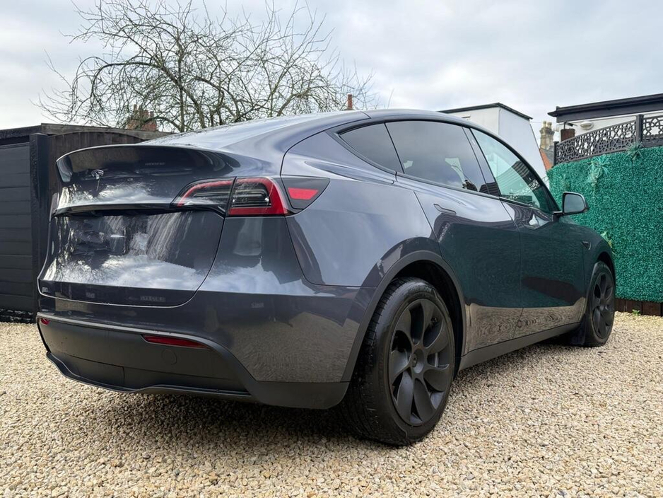 2024 Tesla Model Y Y RWD 420KM RANGE €36,950