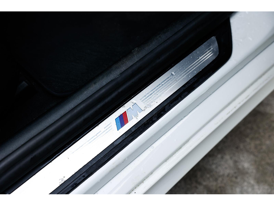 2017 BMW 5 Series - image 17