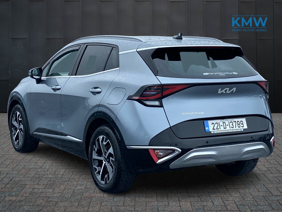 2022 Kia Sportage - image 3