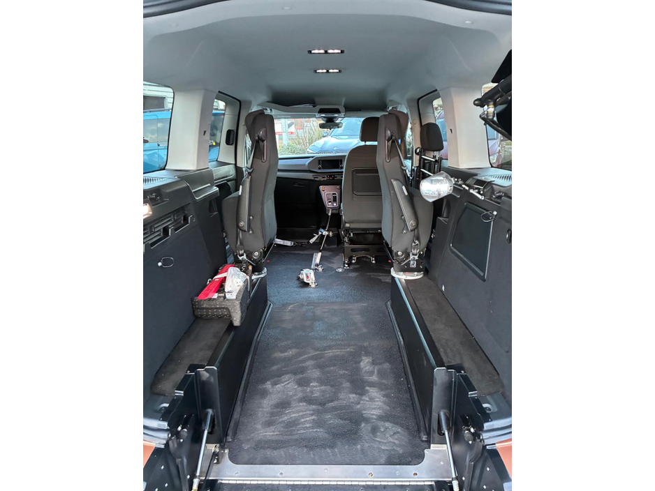 2023 Volkswagen Caddy - image 12