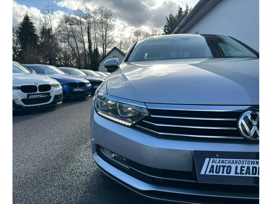 2019 Volkswagen Passat - image 10