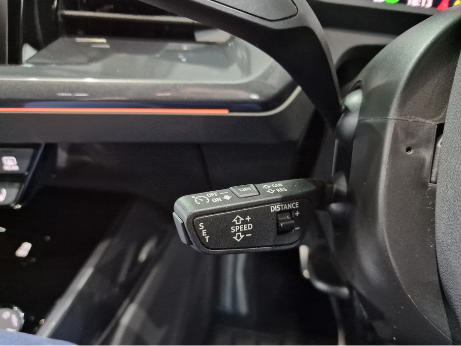 2024 Audi Q4 e-tron 45 S LINE (TECH PACK / 82KWH BATTERY) 282BHP AUTOMATIC **ONE OWNER / APPLE CARPLAY / ADAPTIVE CRUISE CONTROL / FULL LEATHER / SONOS PREMIUM SOUND / SAT NAV / REVERSE CAMERA / WIRELESS PHONE CHARGING** €43,900