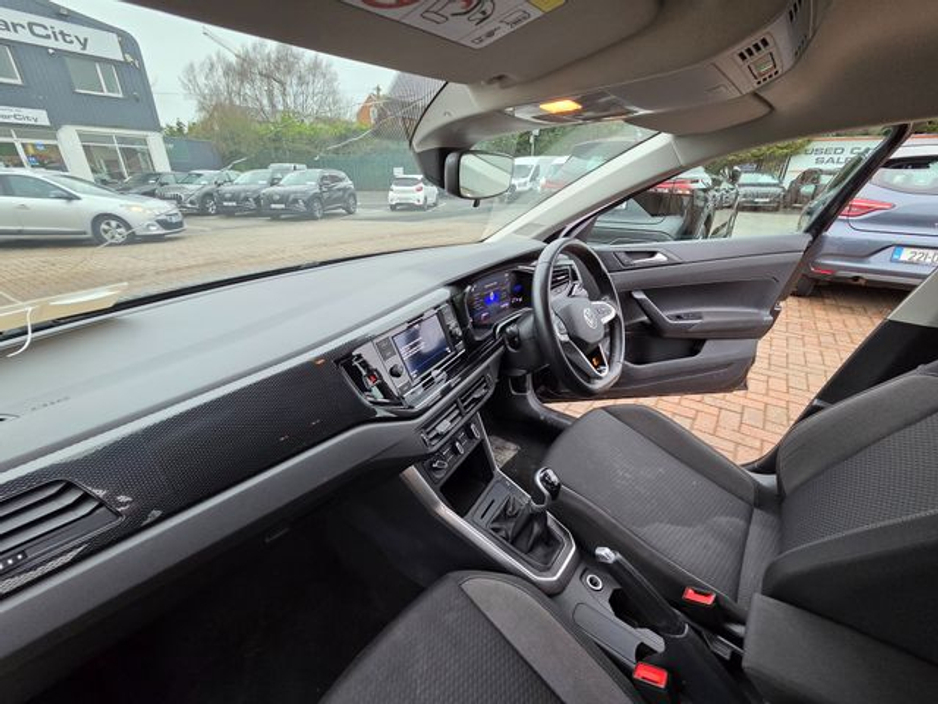 2023 Volkswagen Polo - image 10