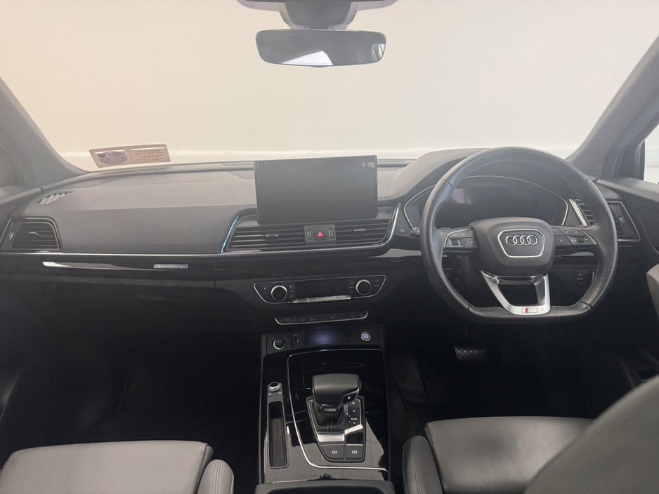 2025 Audi Q5 50 TFSI e 299HP S tronic quattro S Line €61,950