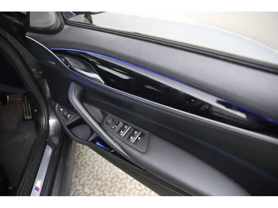 2019 BMW 5 Series 530E G30 M SPORT *BLACK LEATHER*HUP*