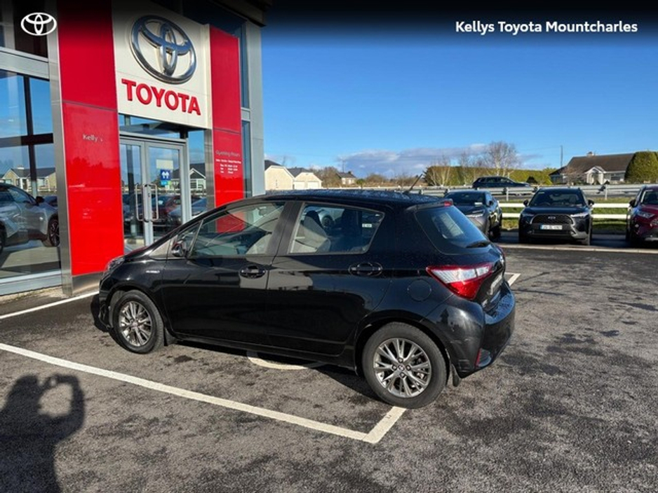 2019 Toyota Yaris - image 9