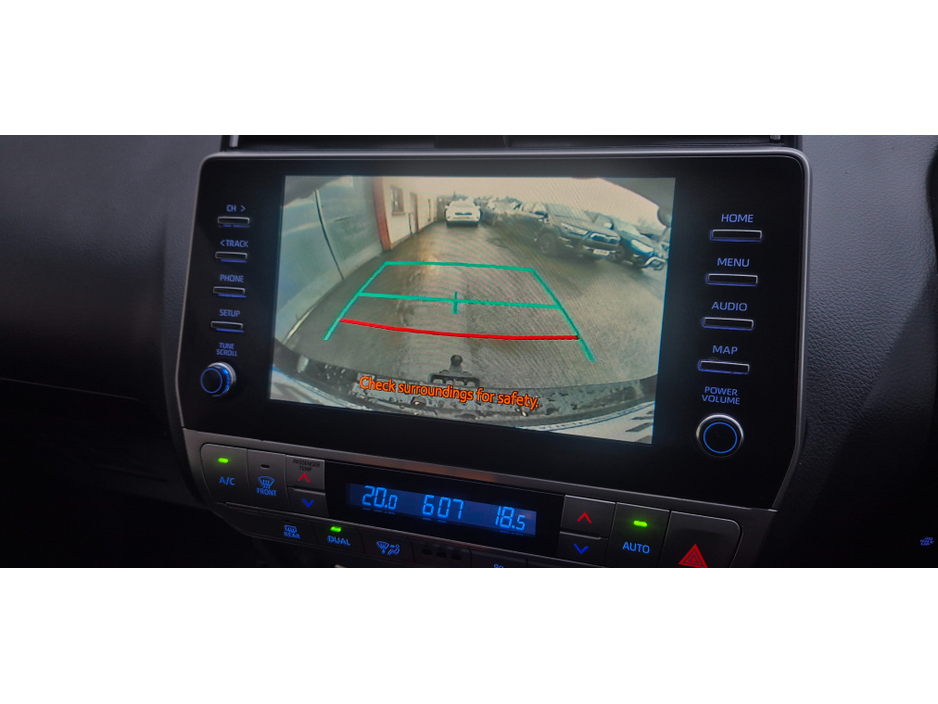 2022 Toyota Landcruiser - image 9