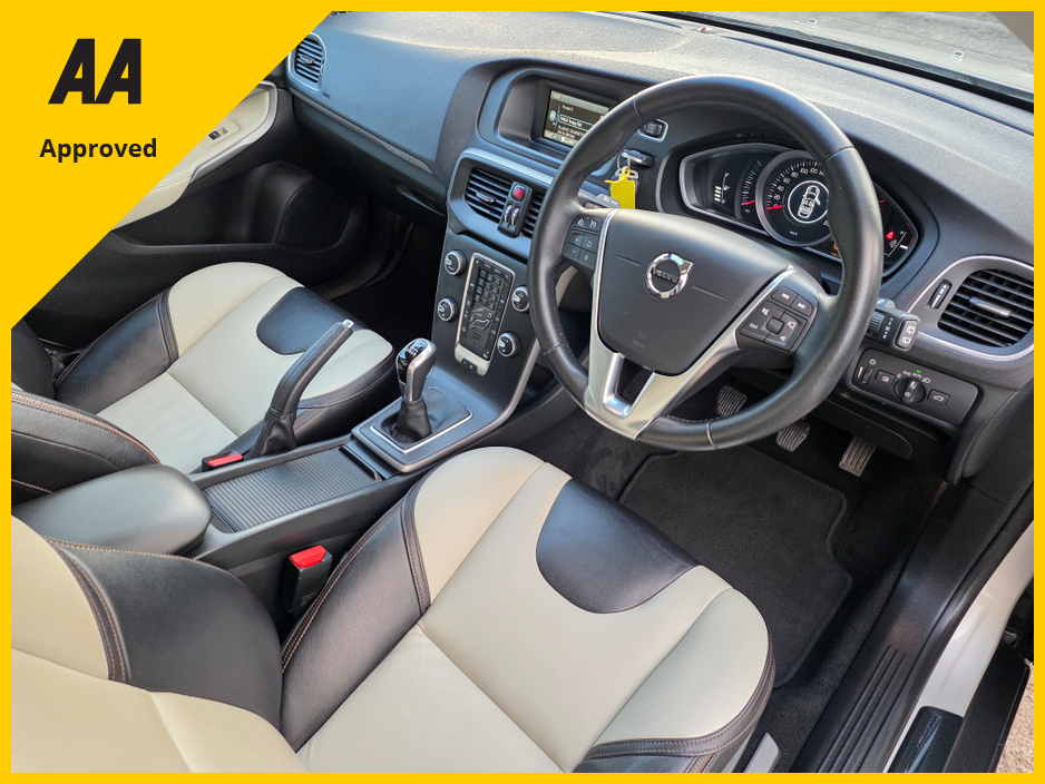 2017 Volvo V40 CROSS * ONLY 49K MILES * D2 2.0 DIESEL * €16,995