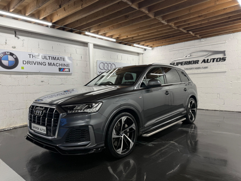 2021 Audi Q7 55 TFSI e S Line €54,995