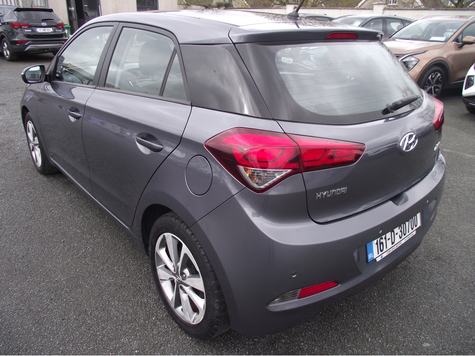 2016 Hyundai i20 - image 7