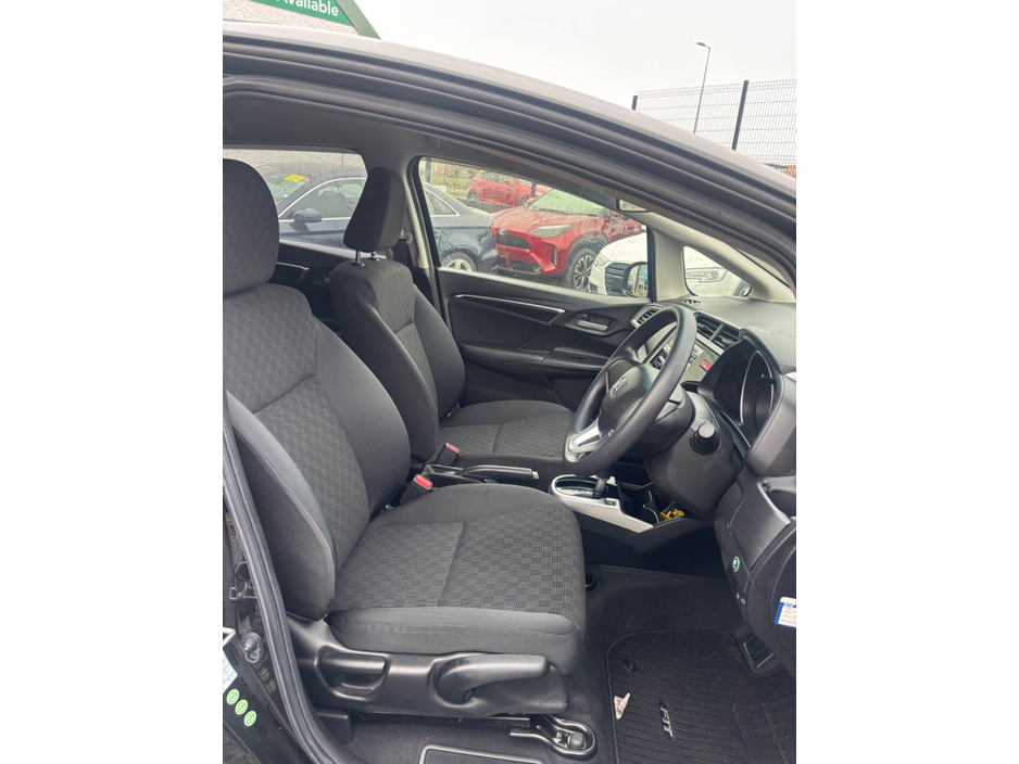 2014 Honda Fit  €9,500