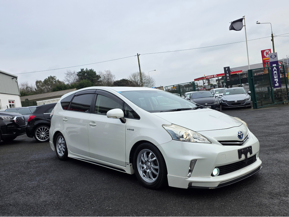 2014 Toyota Prius Alpha (7 Seater) - SELF CHARGING HYBRID -ALLOYS - REVERSE CAMERA - SIMI DEALER - LOW ROAD TAX BAND €14,450