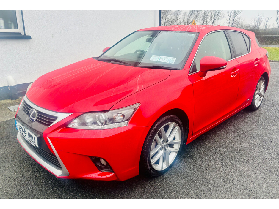 2015 Lexus CT 200 h - image 2