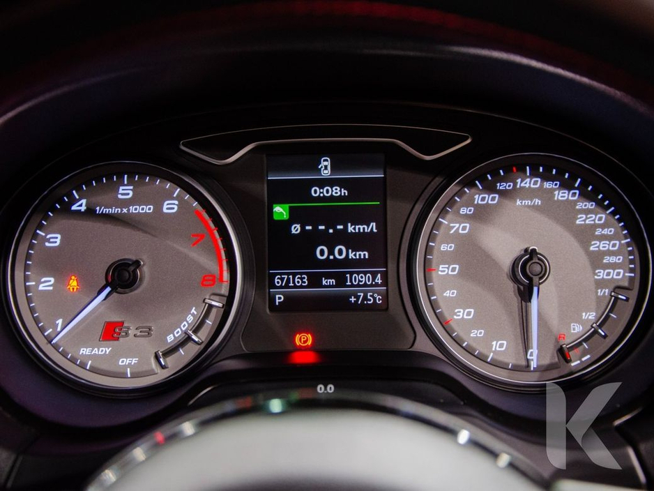 2016 Audi S3 BLACK HALF LEATHER UPHOLSTERY - FACTORY ALLOY WHEELS - FLAT BOTTOM STEERING WHEEL - REVERSE CAMERA €25,950