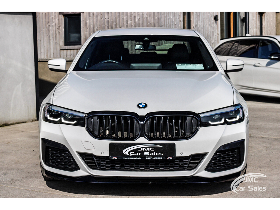 2022 BMW 5 Series - image 8