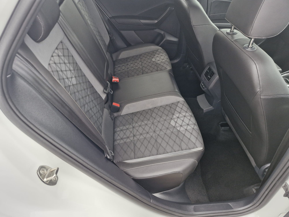 2022 Volkswagen T-Roc - image 23