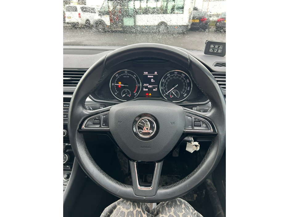 2019 Skoda Superb Manual 5 door hatchback 2.0l diesel engine €8,750