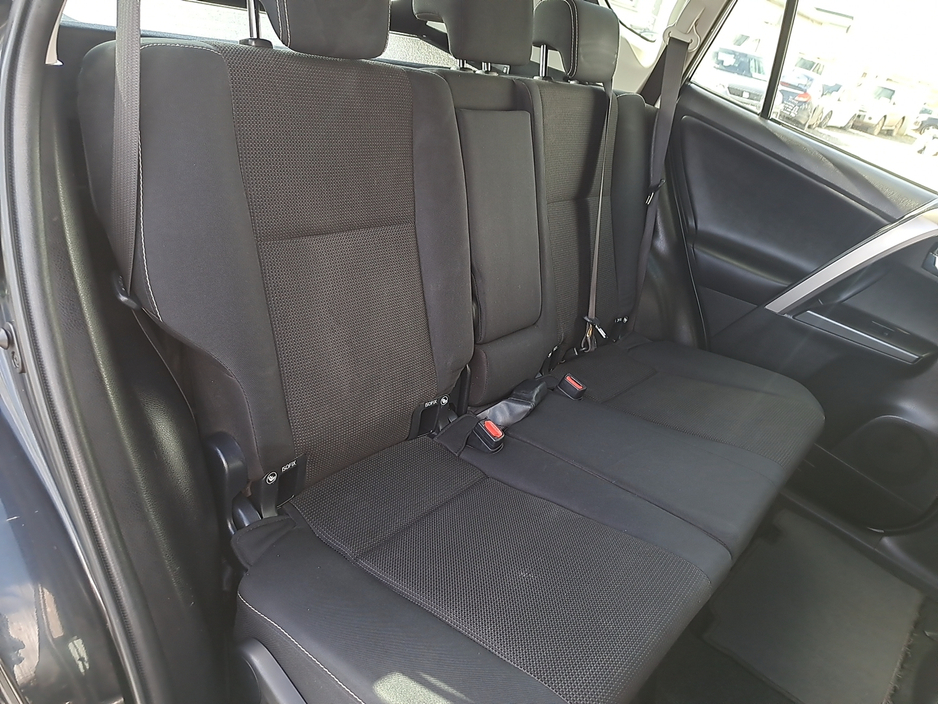 2016 Toyota Rav4 - image 14