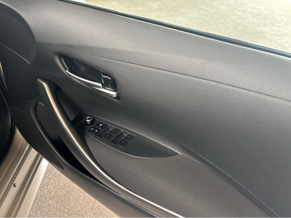 2021 Toyota Corolla - image 9