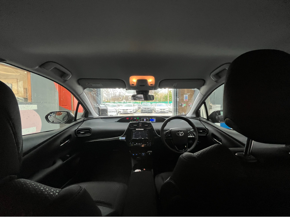 2022 Toyota Prius - image 12