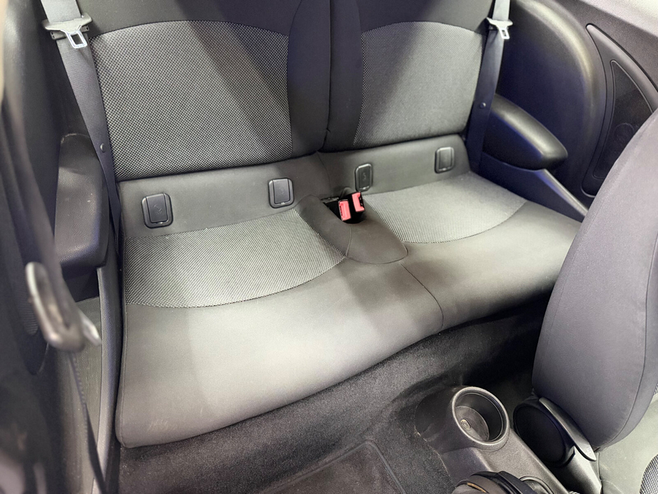 2012 MINI Hatch - image 18