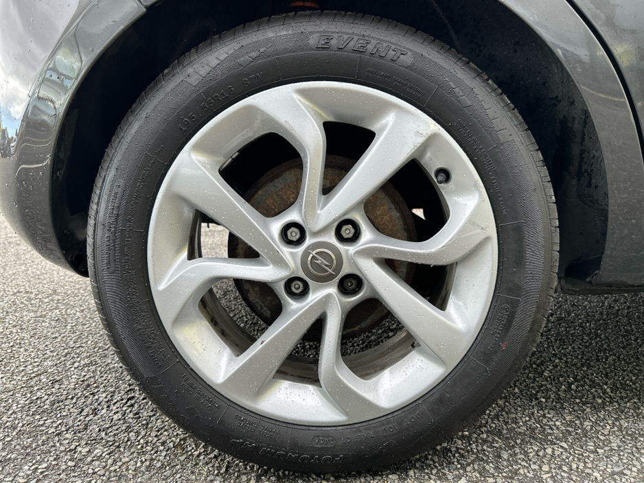 2017 Opel Corsa CORSA-E SC 1.4 I 90PS 5DR €9,950