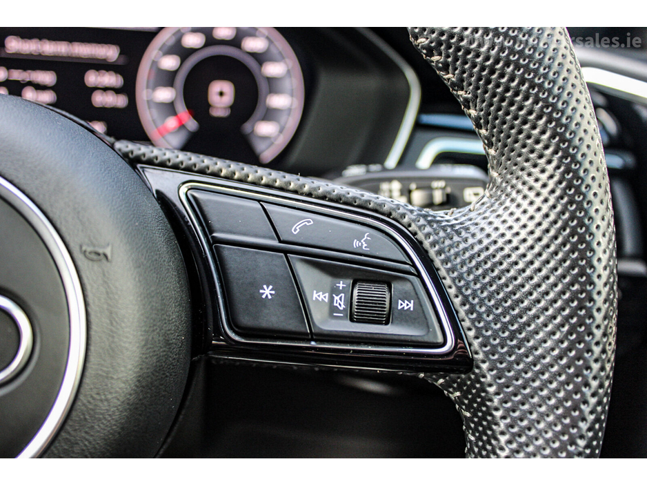 2020 Audi A4 30 TDI 136HP S Tronic S line €32,995