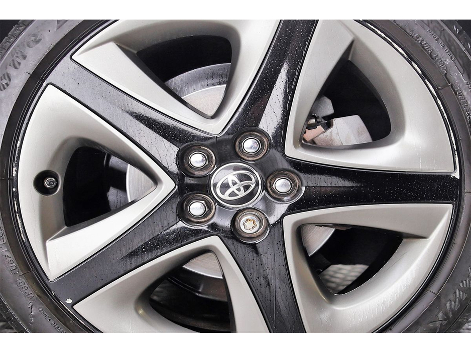 2020 Toyota Prius - image 29