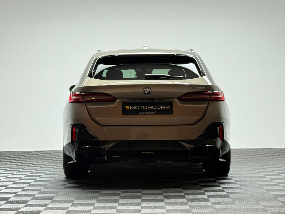 2025 BMW 5 Series - image 7