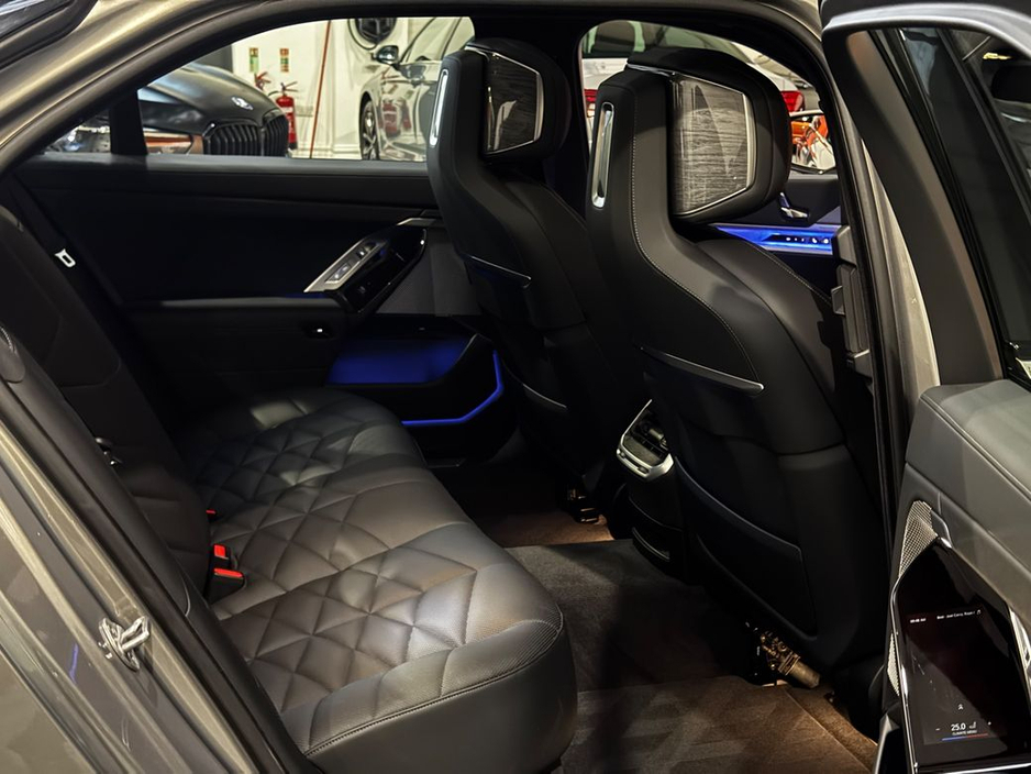 2024 BMW i7 EDRIVE50 M SPORT #37