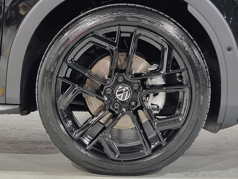 2026 Volkswagen T-Roc - image 10