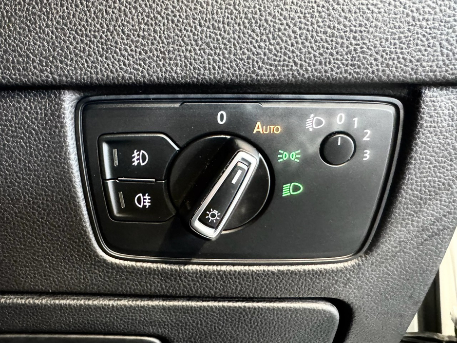 2017 Volkswagen Passat - image 11