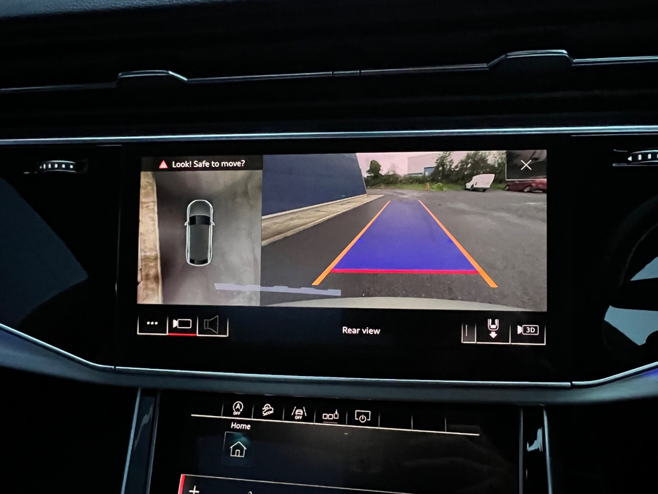 2019 Audi Q8 - image 26