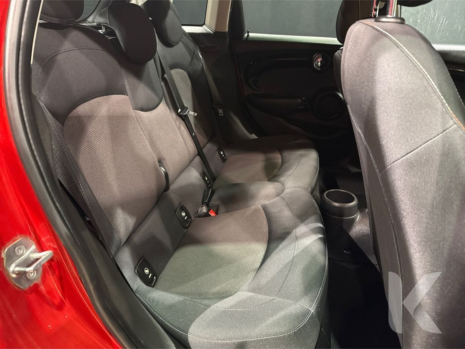 2016 MINI One - image 11