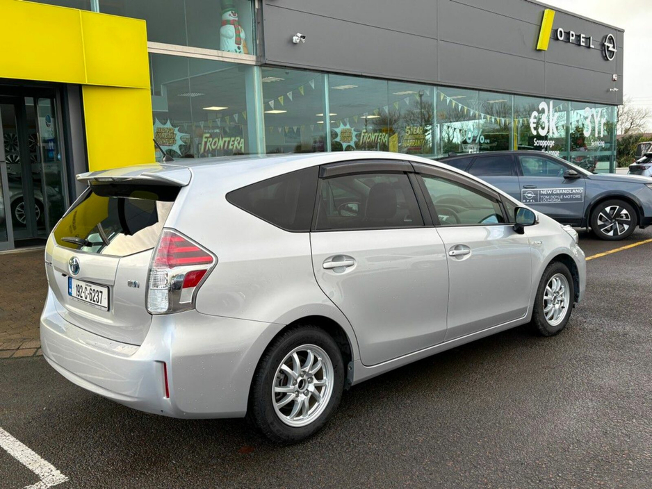 2019 Toyota Prius - image 2