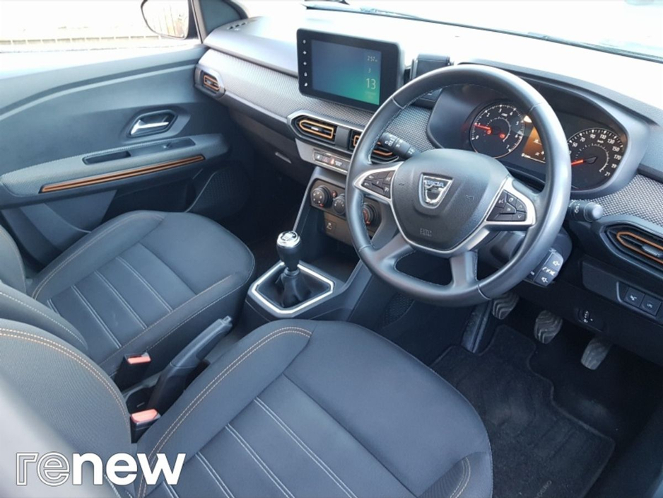 2022 Dacia Sandero Stepway - image 6