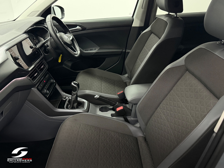 2019 Volkswagen T-Cross - image 11