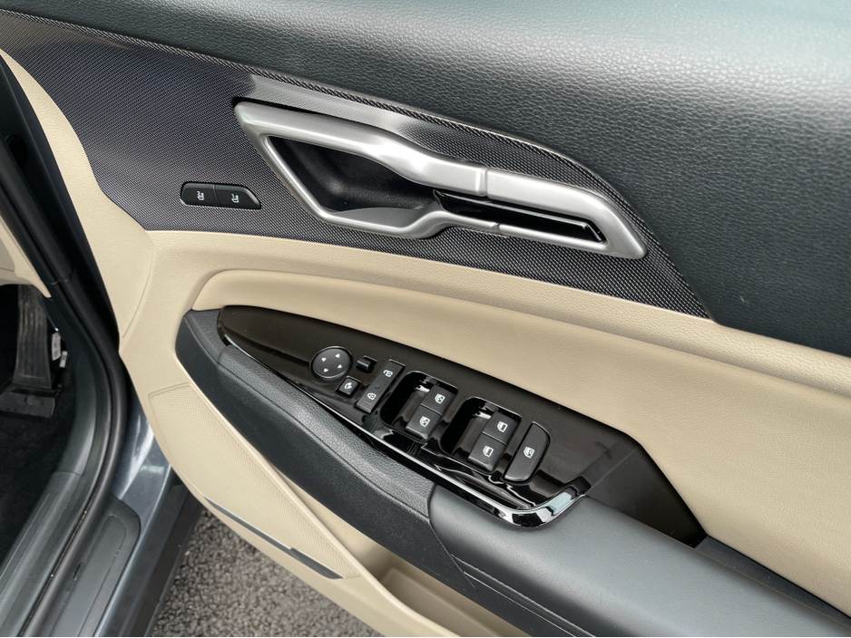2022 Kia Sportage - image 20