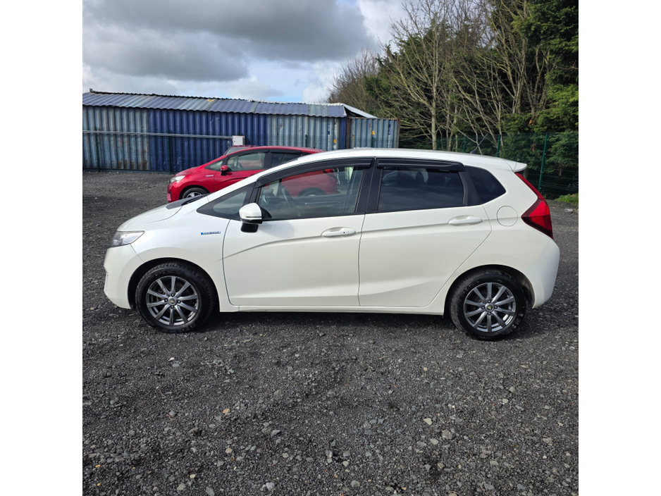 2014 Honda Fit - image 5