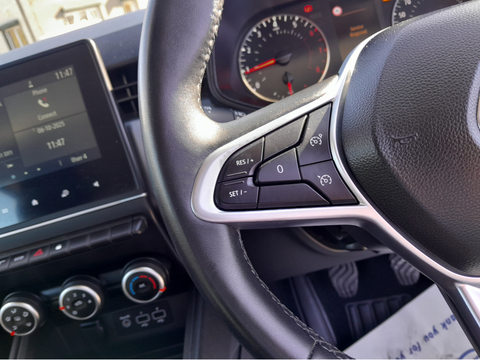 2022 Renault Clio - image 29