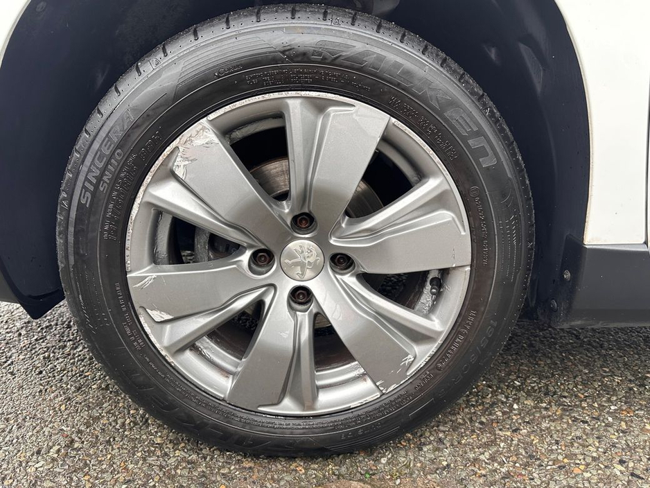 2017 Peugeot 2008 1.6 HDI, ACTIVE MODEL, FULL SERVICE HISTORY, FINANCE, WARRANTY, 5 STAR REVIEWS €9,995