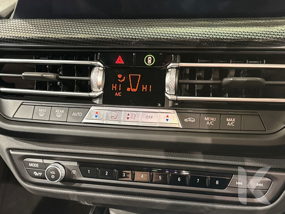 2023 BMW 1 Series - image 21