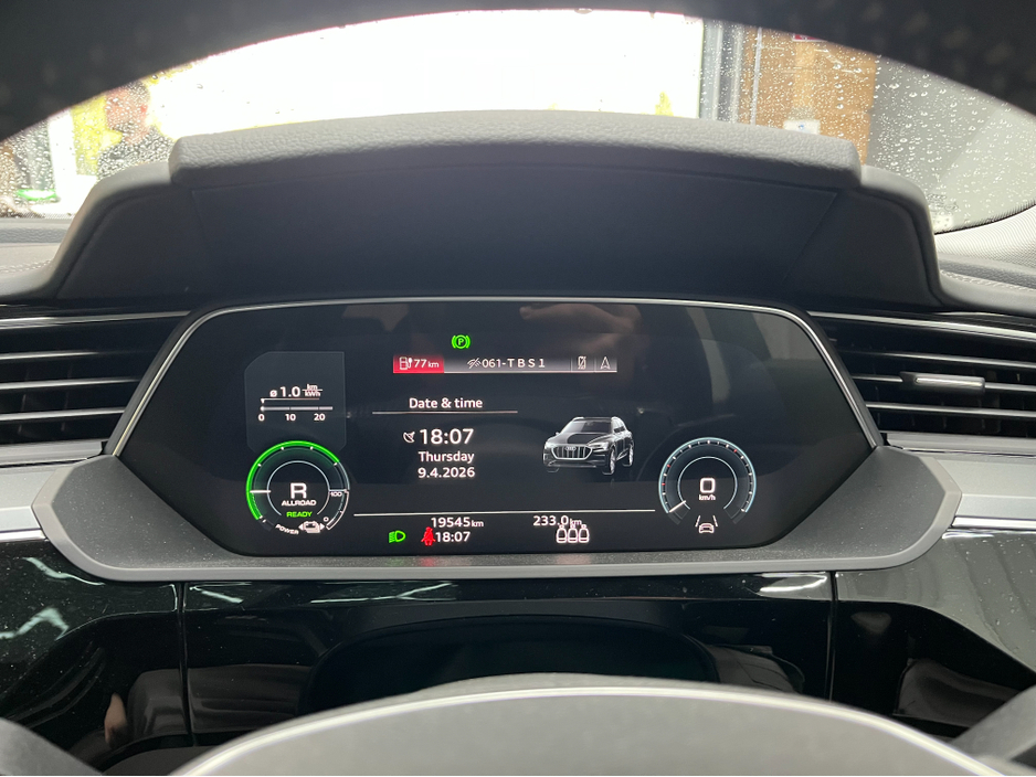 2021 Audi e-tron - image 25