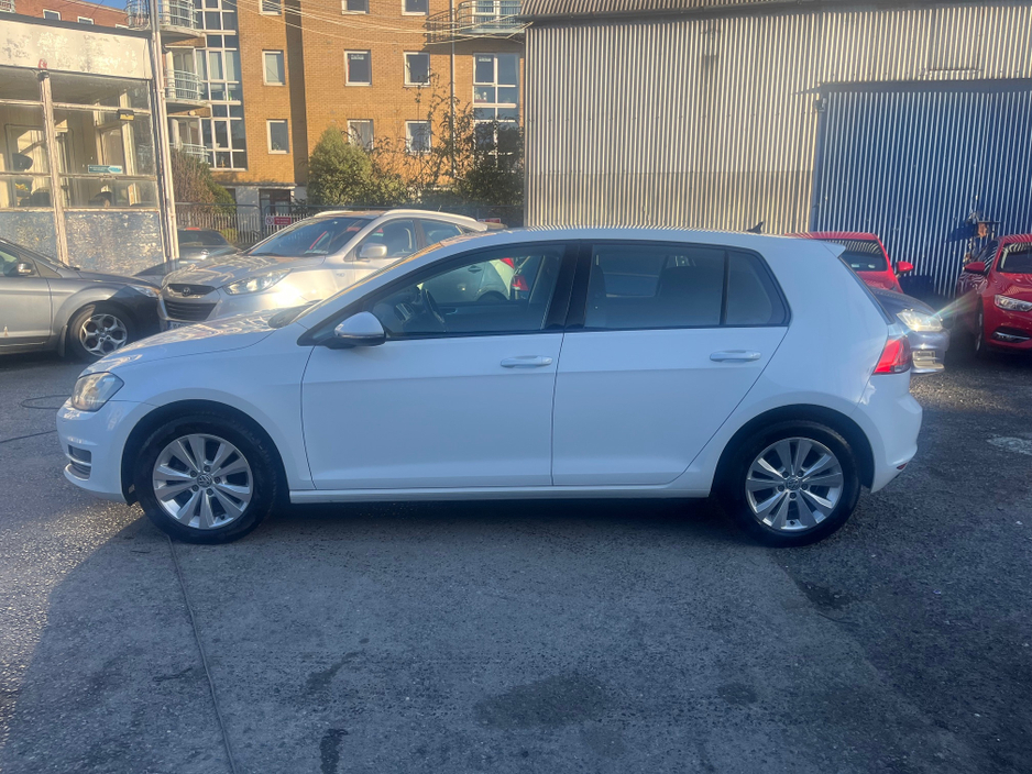 2016 Volkswagen Golf - image 6