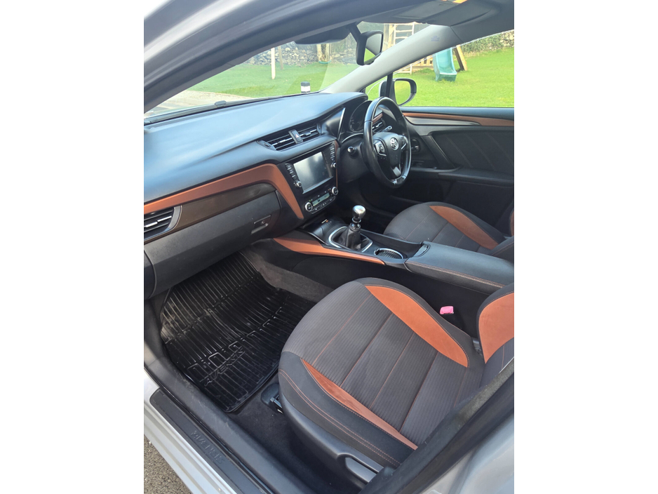 2018 Toyota Avensis 1.6 D-4D (112) Luna Navi €13,950