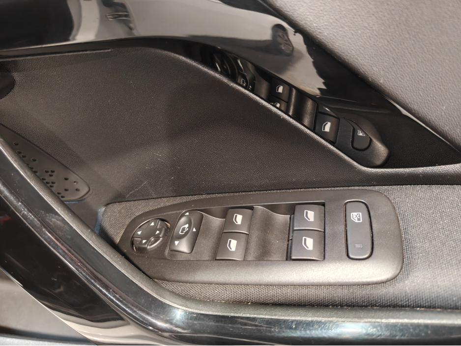 2019 Peugeot 2008 - image 18