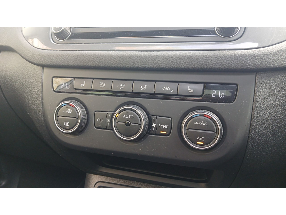 2016 Volkswagen Tiguan - image 6