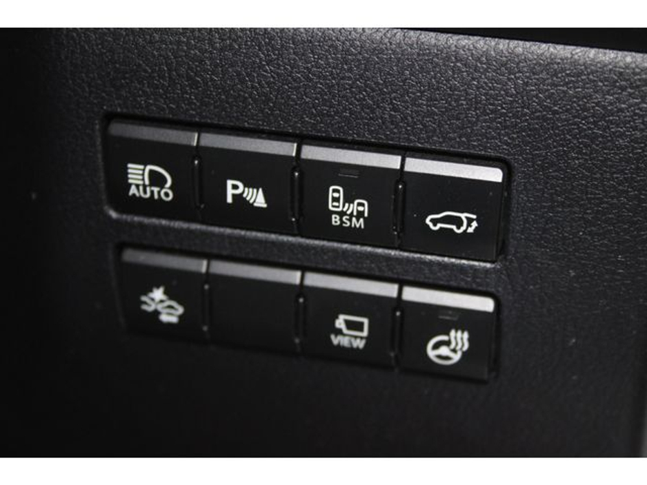 2017 Lexus NX 300 h - image 12