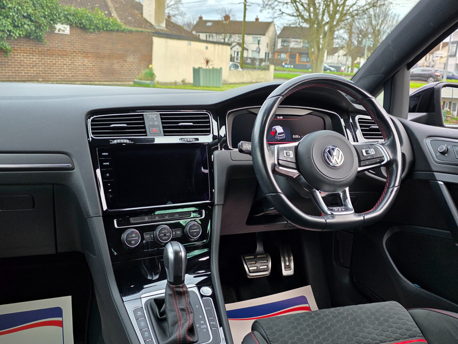 2020 Volkswagen Golf - image 23