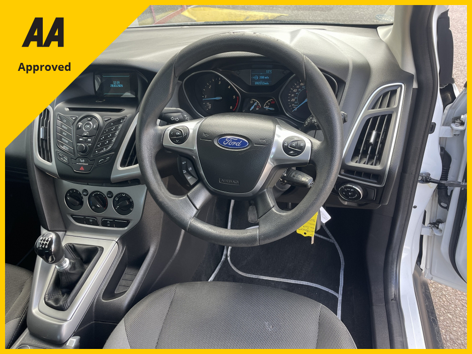 2014 Ford Focus - image 8